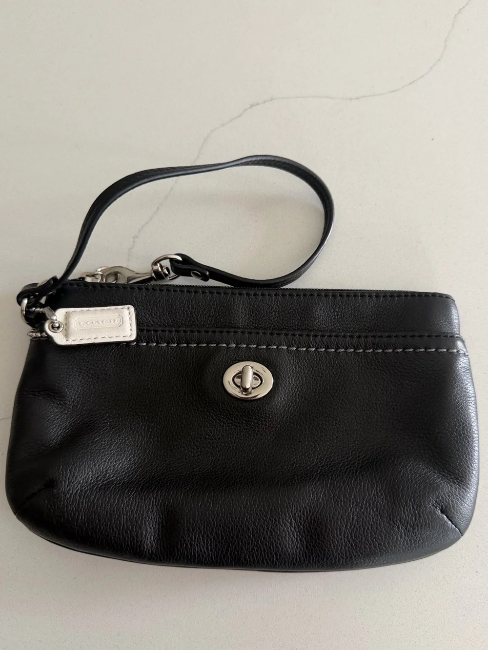 Coach Black Pebbled Leather Turnlock Wristlet Teal Lining